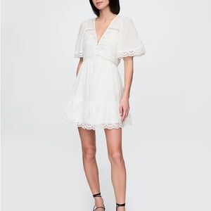 Gap NWT Flutter Eyelet Lace Dress